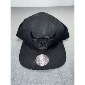 Pro Standard Chicago Bulls Blackout Snapback Hat NBA Finals Champions Patch